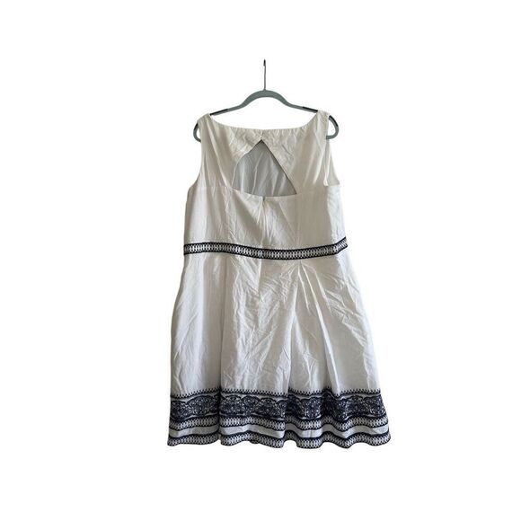 Taylor Cotton Embroidered Dress On Top and Bottom Boarder Size 22W - Picture 4 of 11